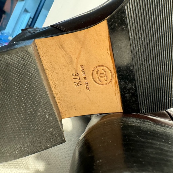 Channel interlocking riding boots size 7.5 or 37.5. Midcalf riding boots. - Picture 6 of 8